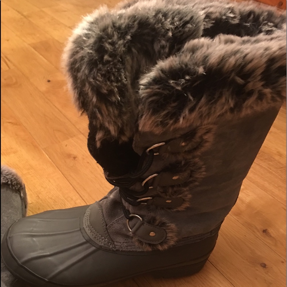 KHOMBU Ski Boots ... NWT